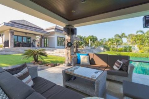 4 bedrooms Villa in Hua Hin, Thailand No. 95867 29