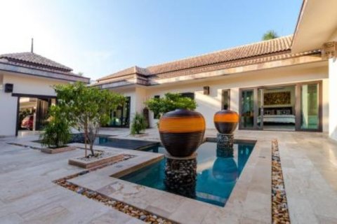 4 bedrooms Villa in Hua Hin, Thailand No. 95867 18