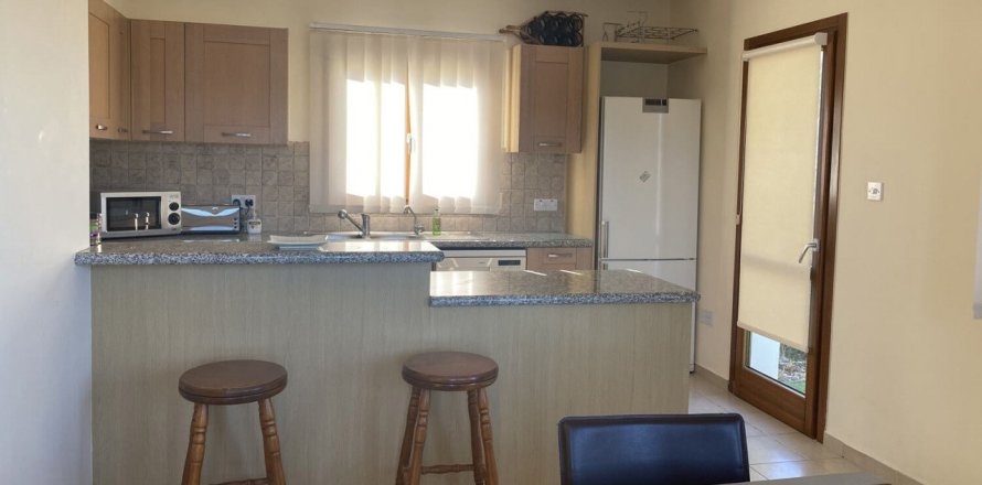 3 bedrooms House in Paphos, Cyprus No. 37221