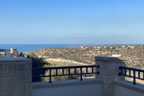 3 bedrooms House in Paphos, Cyprus No. 37221 2