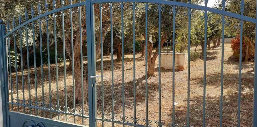 547m² Land en Vari, Greece No. 108638