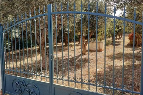 547m² Land in Vari, Greece No. 108638