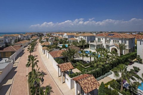 6 bedrooms Villa in Larnaca, Cyprus No. 105614 8