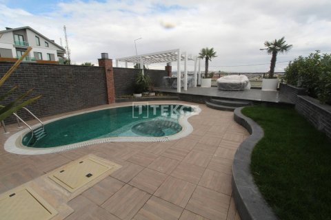 5 bedrooms Villa in An Thach Trung, Vietnam No. 11220 4