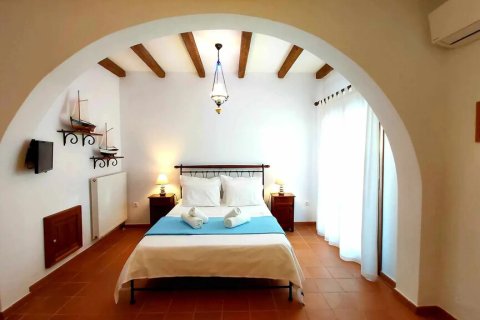 5 bedrooms House in Aegina, Greece No. 107618 12