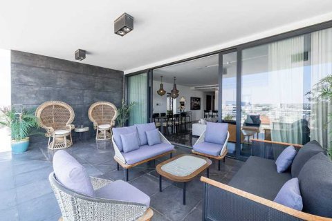 3 bedrooms Penthouse in Ayios Dhometios, Cyprus No. 63962 6