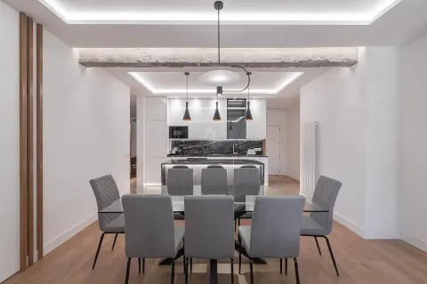 3 bedrooms Apartment in Madrid, Spain No. 99032