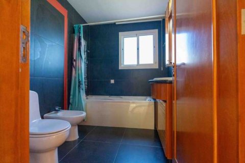 4 bedrooms House in Limassol, Cyprus No. 73919 2