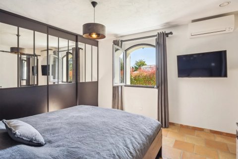 4 chambres Villa à Châteauneuf-Grasse, France No. 67937 6