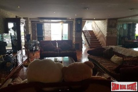 4 bedrooms Duplex in Bangkok, Thailand No. 95824 10