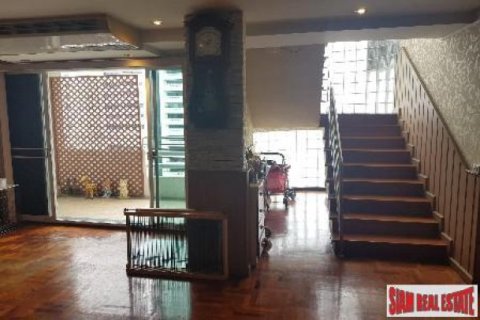 4 bedrooms Duplex in Bangkok, Thailand No. 95824 9