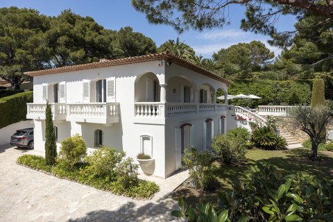 4 bedrooms Villa in Vallauris, France No. 68822 2
