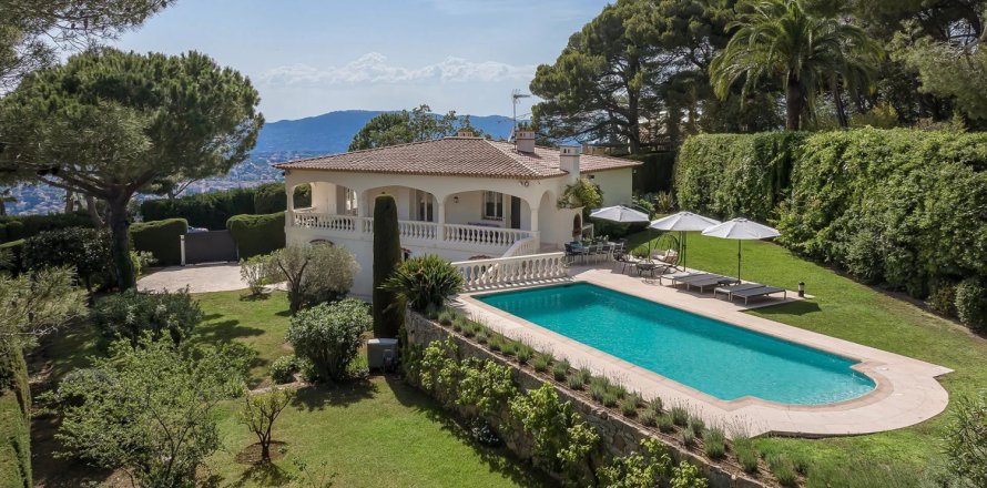 4 bedrooms Villa in Vallauris, France No. 68822