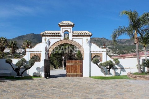 11000m² Commercial property à Benalmadena, Spain No. 25663