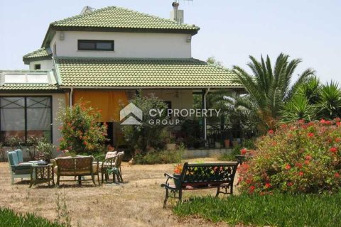 3 bedrooms House in Pervolia, Cyprus No. 71014 1