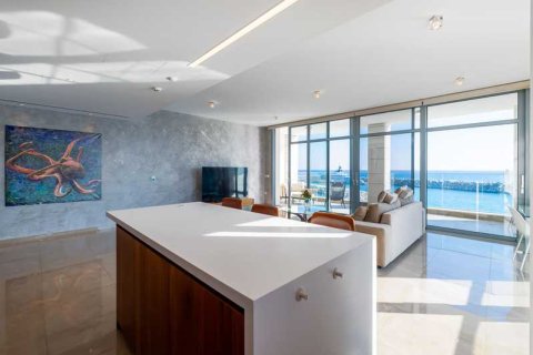 2 bedrooms Apartment in Limassol, Cyprus No. 78034 12