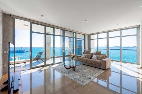 2 bedrooms Apartment in Limassol, Cyprus No. 78034 1