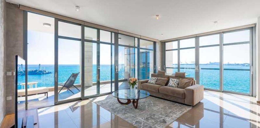 2 bedrooms Apartment in Limassol, Cyprus No. 78034