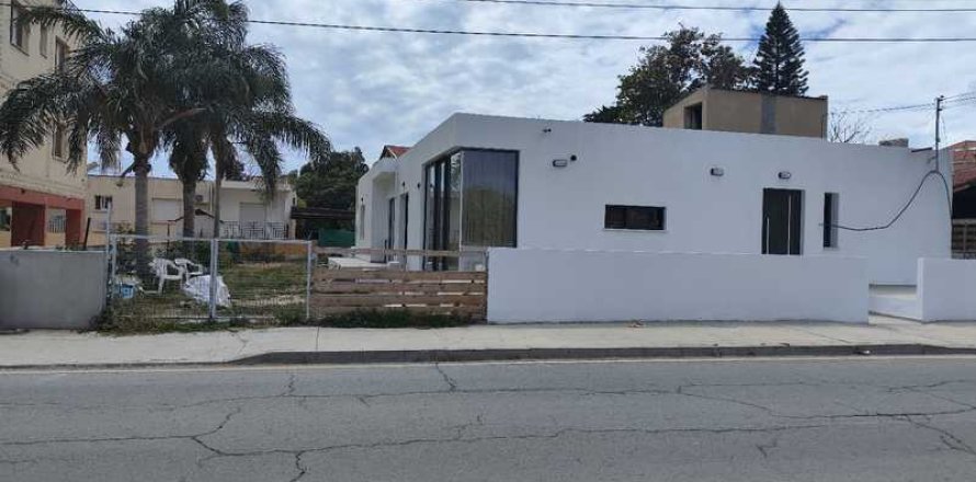 Коммерческая недвижимость в Лимассол, Кипр №104446