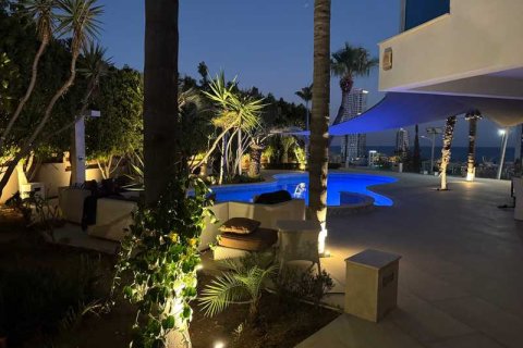 6 bedrooms Villa in Germasogeia, Cyprus No. 80781 4