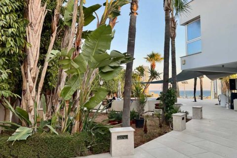 6 bedrooms Villa in Germasogeia, Cyprus No. 80781 3