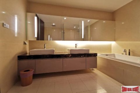 4 bedrooms Duplex in Bangkok, Thailand No. 97041 12