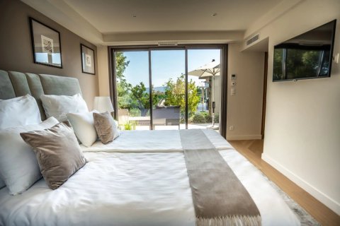 Дом с 5 спальнями в Гримо, Франция №76718 10