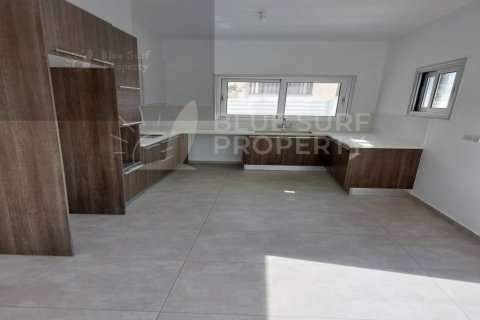 4 bedrooms Villa in Paralimni, Cyprus No. 36536 2