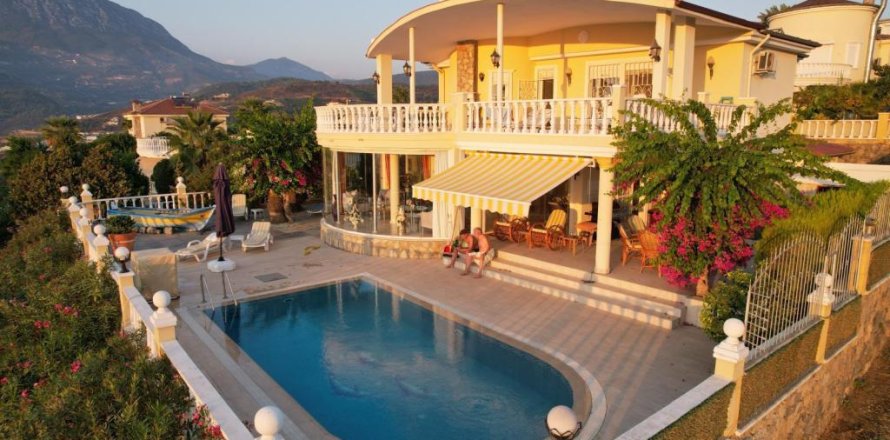 5 habitaciones Villa en Kargicak, Turkey No. 92955