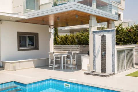 4 bedrooms Villa in Agios Tychonas, Cyprus No. 31929 8