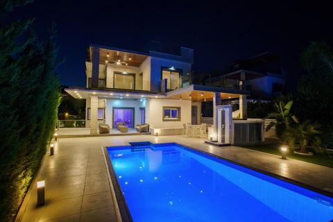4 bedrooms Villa in Agios Tychonas, Cyprus No. 31929 16