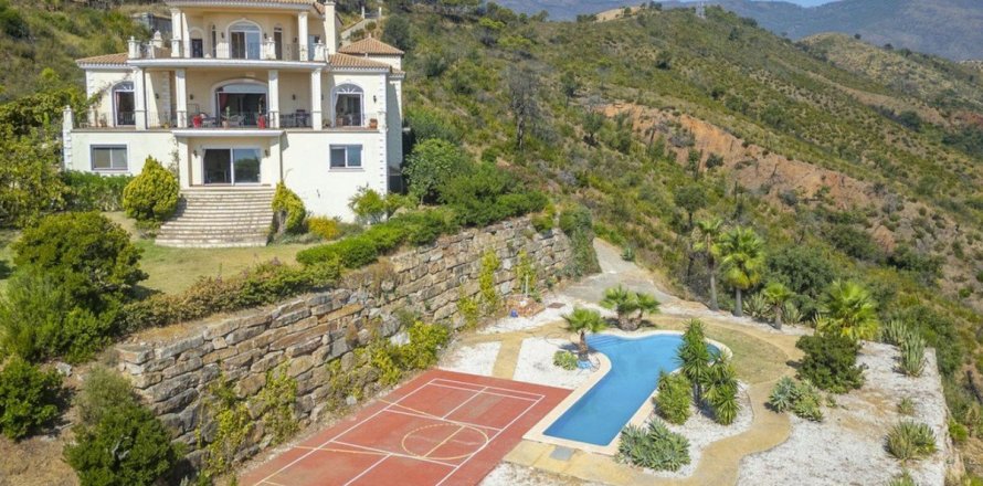 7 chambres Villa à Estepona, Spain No. 111036