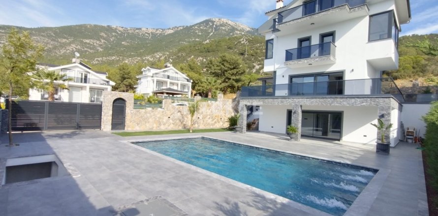 4 bedrooms Villa in Fethiye, Turkey No. 16391