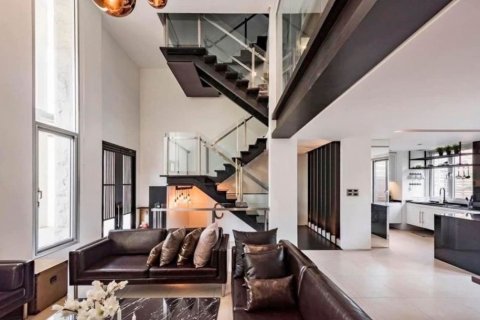 4 bedrooms Townhouse in Bangkok, Thailand No. 96534 15