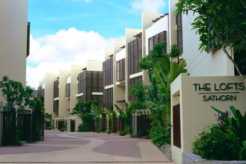 4 bedrooms Townhouse in Bangkok, Thailand No. 96534 2