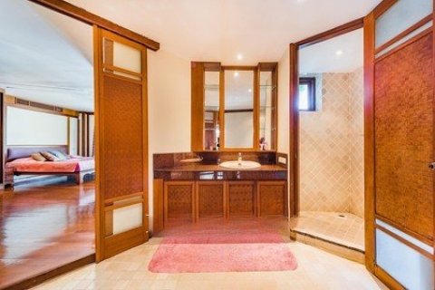 8 bedrooms Villa in Surin Beach, Thailand No. 97146 7