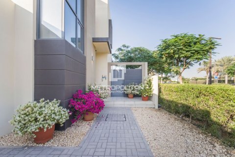 4 dormitorios Villa en Maple at Dubai Hills Estate, UAE No. 119340