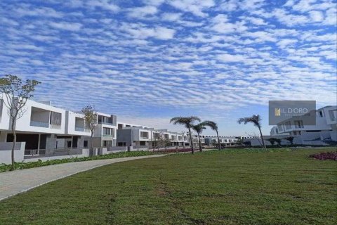 3 bedrooms Apartment in Cairo Alexandria Desert Road, Egypt No. 39051