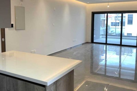 3 bedrooms Apartment in Limassol, Cyprus No. 33304 3