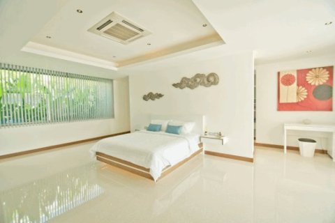 4 bedrooms House in Pattaya, Thailand No. 96874 3