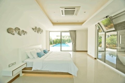 4 bedrooms House in Pattaya, Thailand No. 96874 2