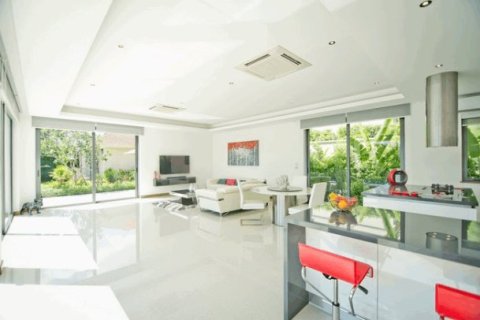 4 bedrooms House in Pattaya, Thailand No. 96874 11