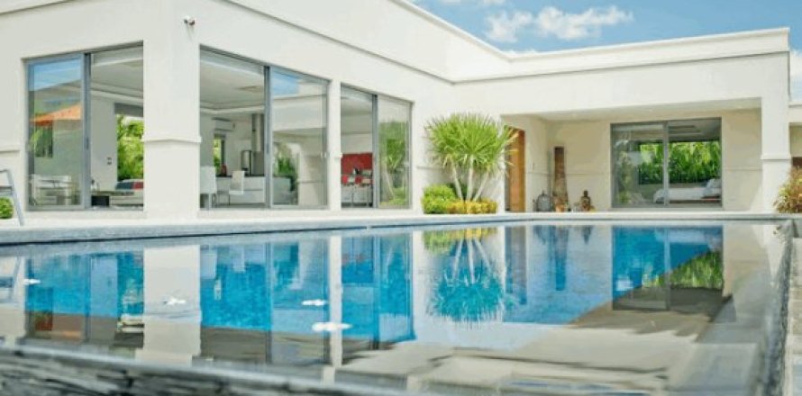 4 bedrooms House in Pattaya, Thailand No. 96874