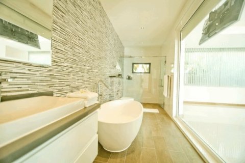 4 bedrooms House in Pattaya, Thailand No. 96874 4