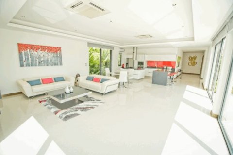 4 bedrooms House in Pattaya, Thailand No. 96874 15