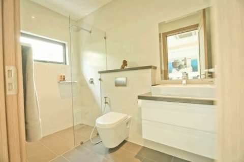 4 bedrooms House in Pattaya, Thailand No. 96874 9