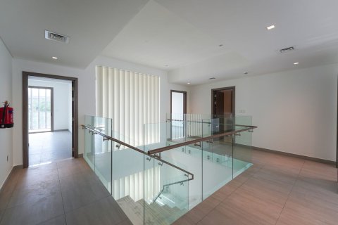 4 bedrooms Townhouse in Thach Than, Vietnam No. 93321 9