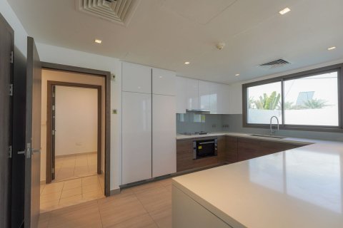 4 bedrooms Townhouse in Thach Than, Vietnam No. 93321 7