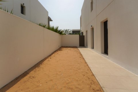 4 bedrooms Townhouse in Thach Than, Vietnam No. 93321 27