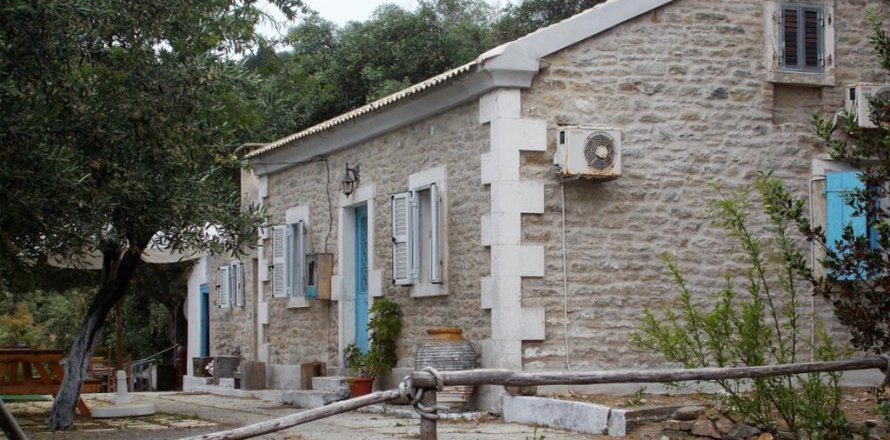 3 bedrooms House in Corfu, Greece No. 109600